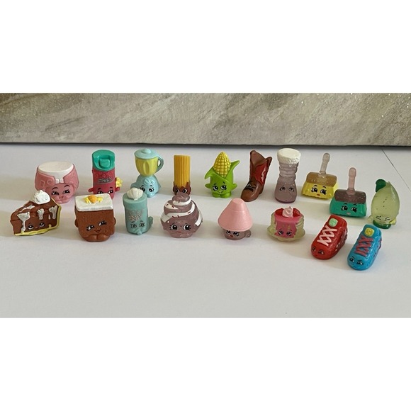 18 Pc Shopkins Season 2-Rare, Ultra Rare, Glitter, Fuzzy,...